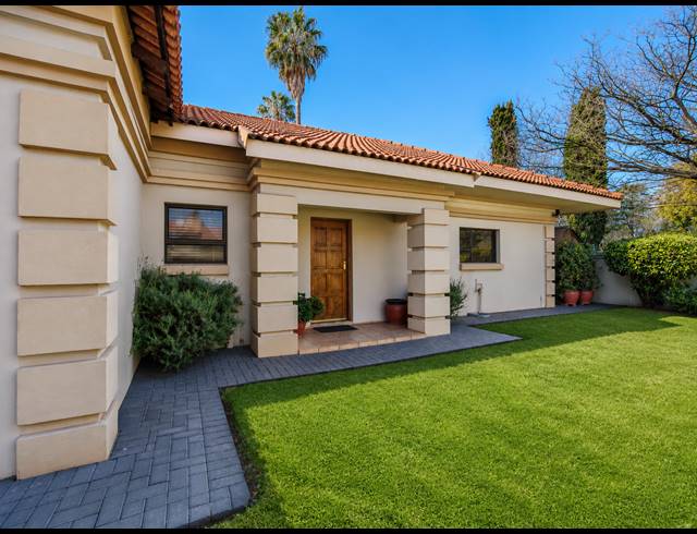 3 BEDROOM TOWNHOUSE FOR SALE IN ARCON PARK